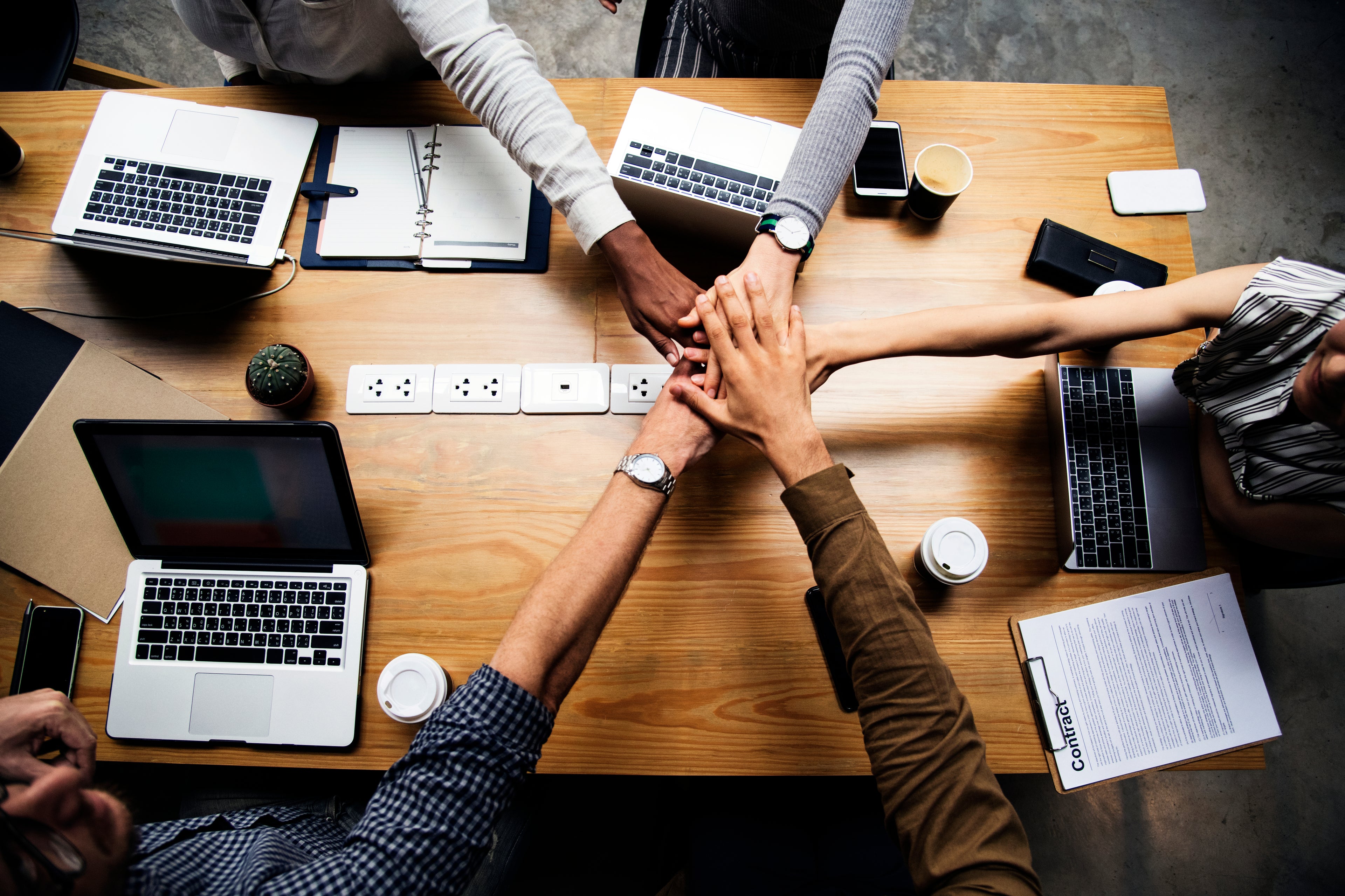 Why Brands Choose Us teamwork img